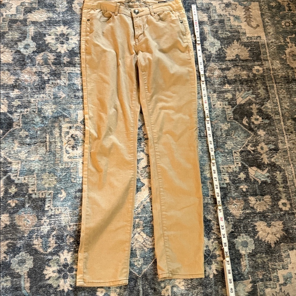 Buffalo David Bitton Mid-Rise Skinny jeans in Beige. Size 4